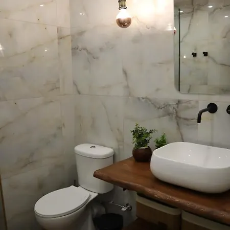 E.k. House ハニア