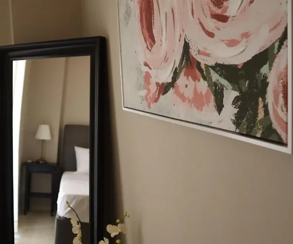 E.k. House ハニア